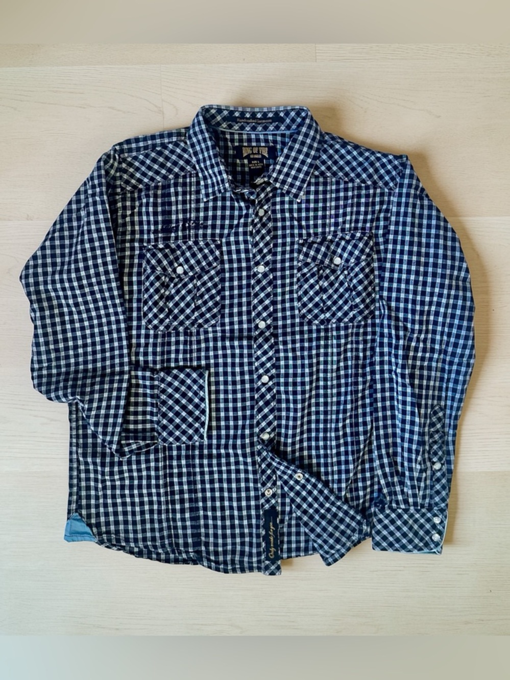 Ring of Fire Navy and White Plaid Shirt Size L